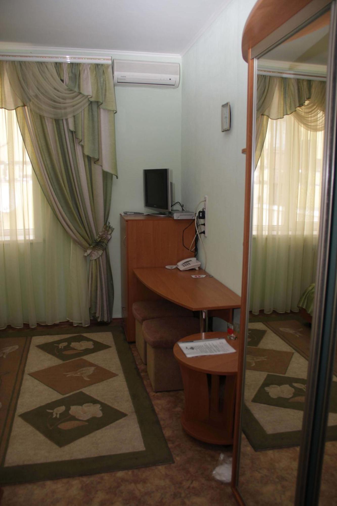 Kristina Hotel Zaporizhia Екстериор снимка